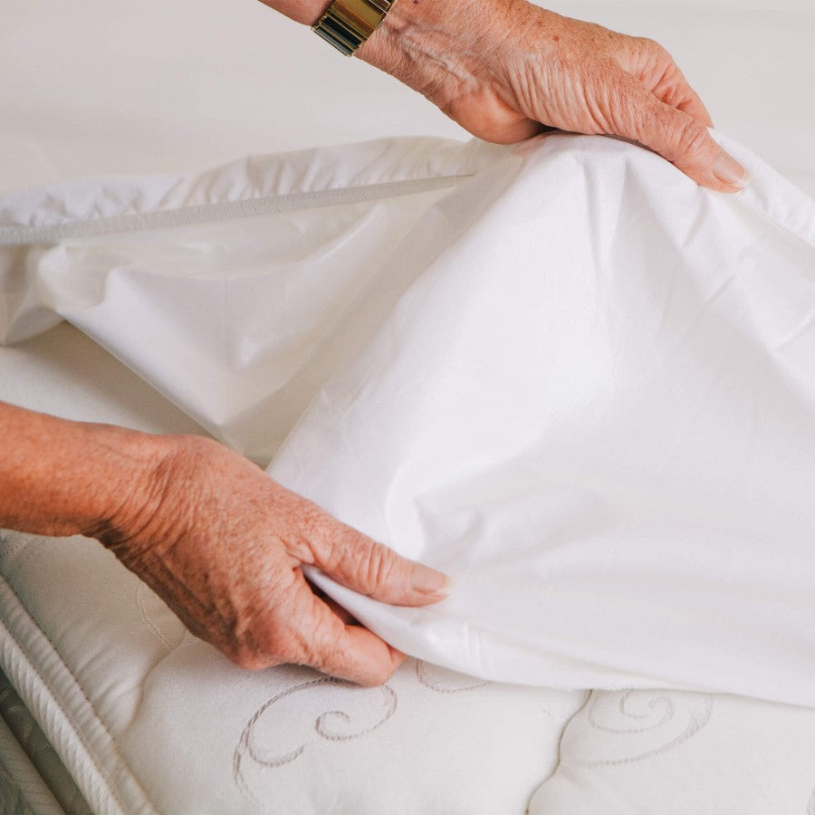 Conni Micro-Plush - Super King Waterproof Fitted Sheet - White